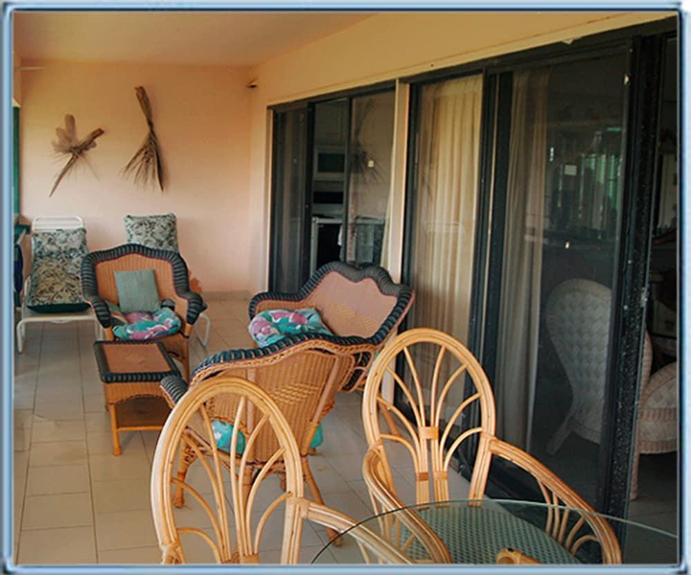 Colony Cove Beach Resort Christiansted Exterior photo