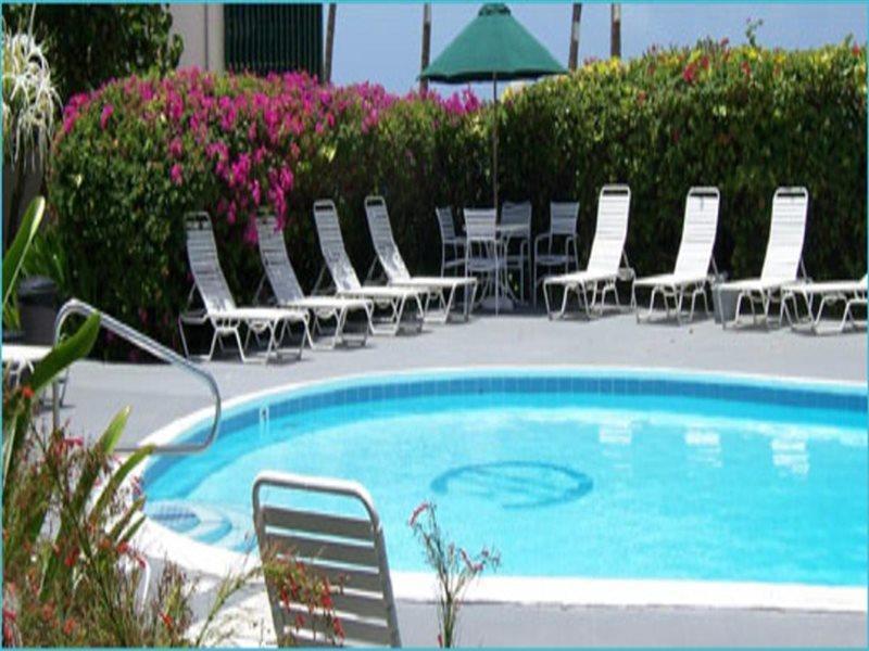 Colony Cove Beach Resort Christiansted Exterior photo