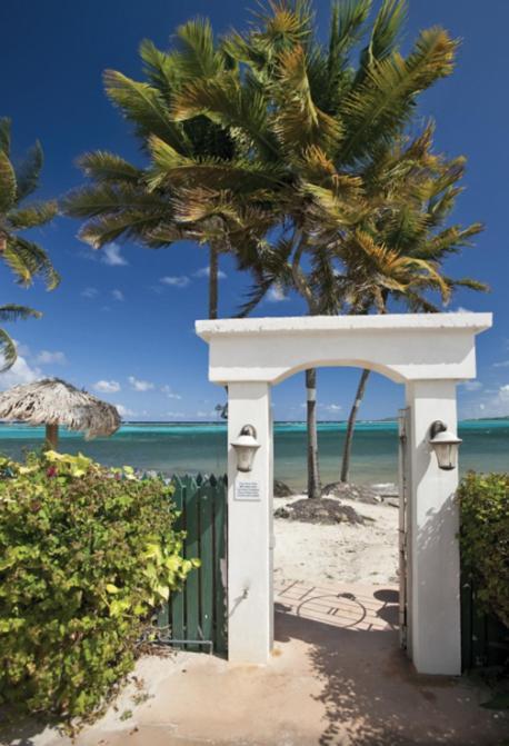 Colony Cove Beach Resort Christiansted Exterior photo